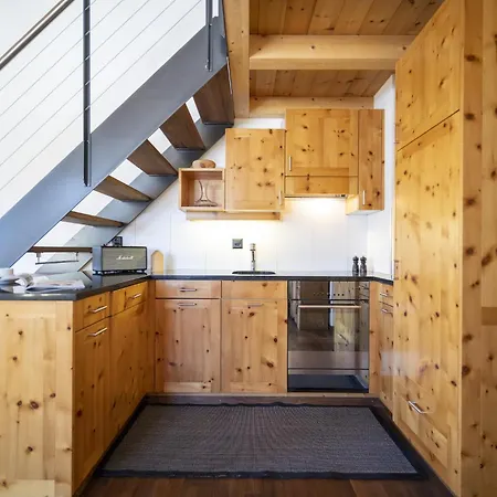 Chasa Costa Dad Archas Maisonette アパート シュクオル